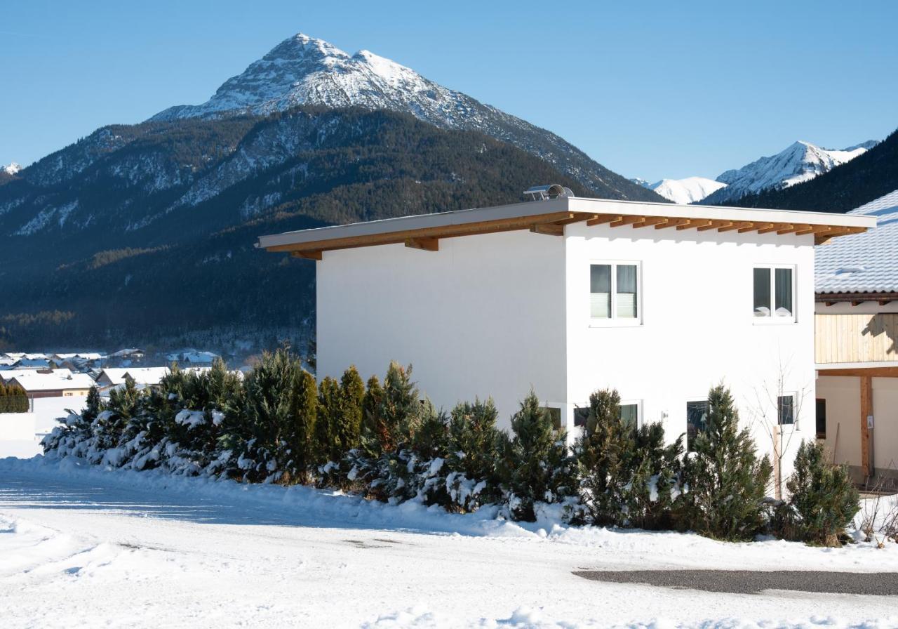Ferienhaus Oberhof Weissenbach am Lech Exteriör bild
